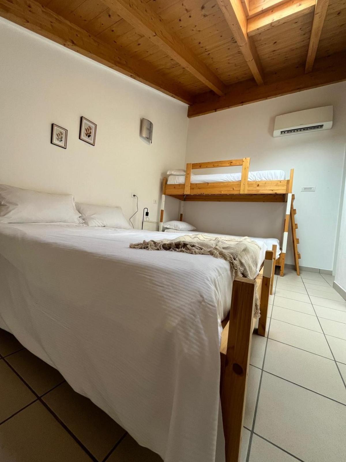 Ostello Casa Rossa Laveno-Mombello Kültér fotó