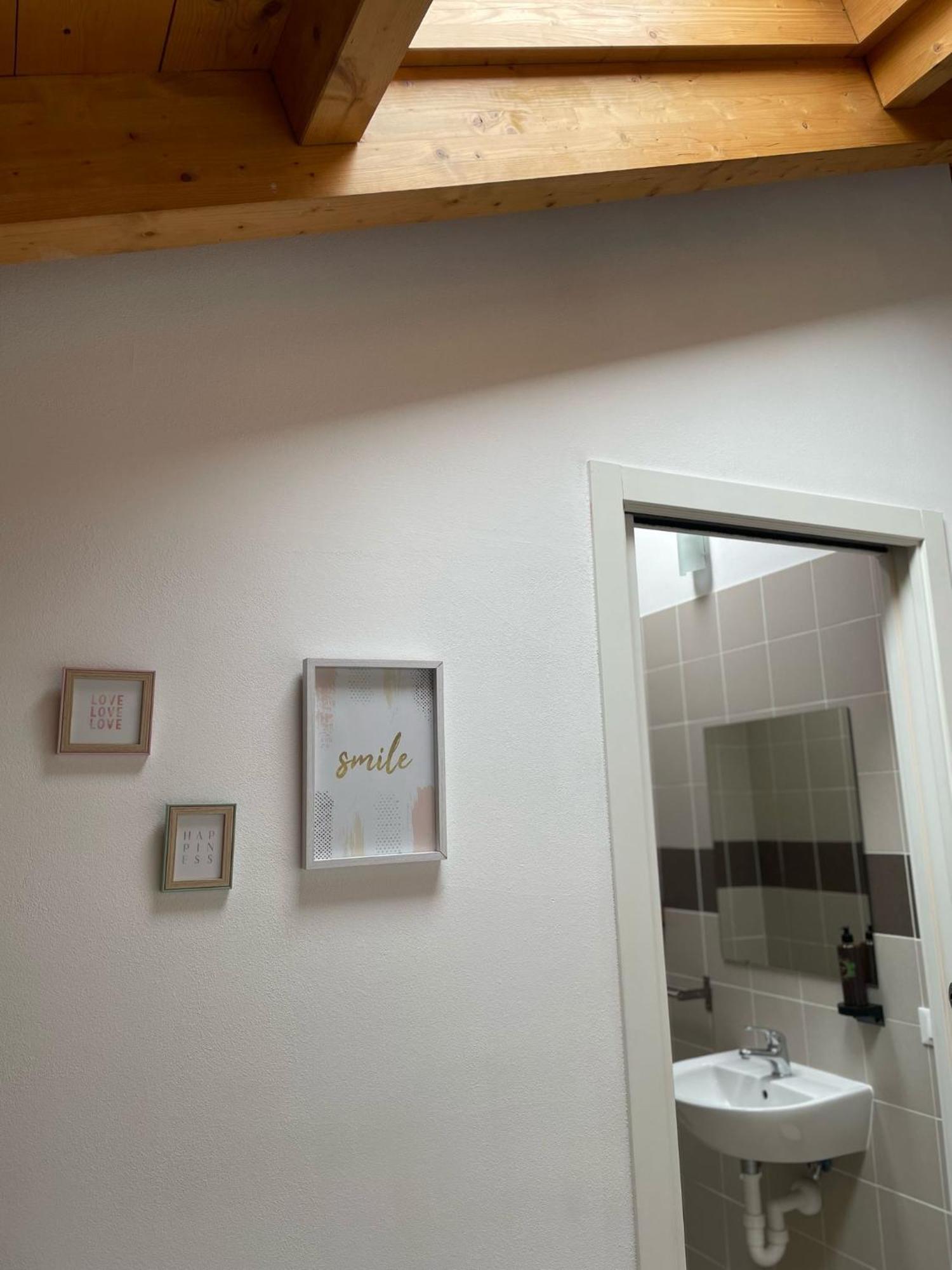 Ostello Casa Rossa Laveno-Mombello Kültér fotó