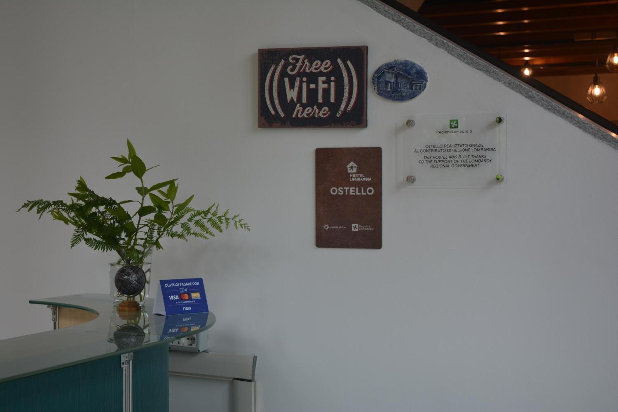 Ostello Casa Rossa Laveno-Mombello Kültér fotó