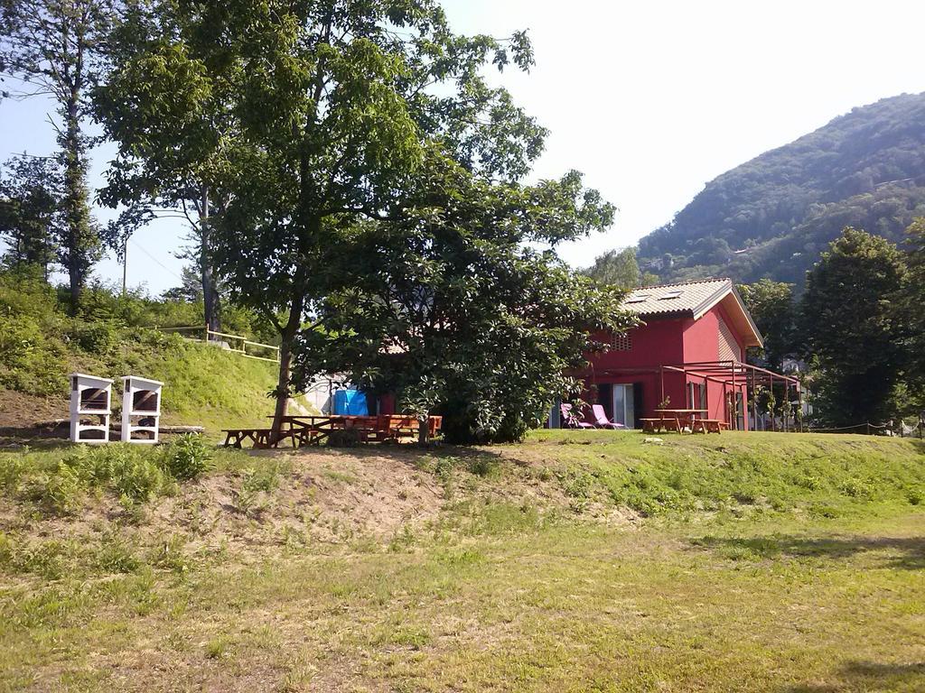 Ostello Casa Rossa Laveno-Mombello Kültér fotó