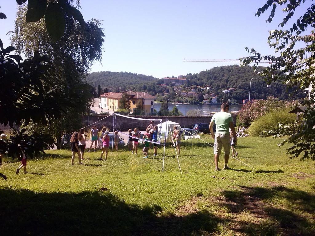 Ostello Casa Rossa Laveno-Mombello Kültér fotó