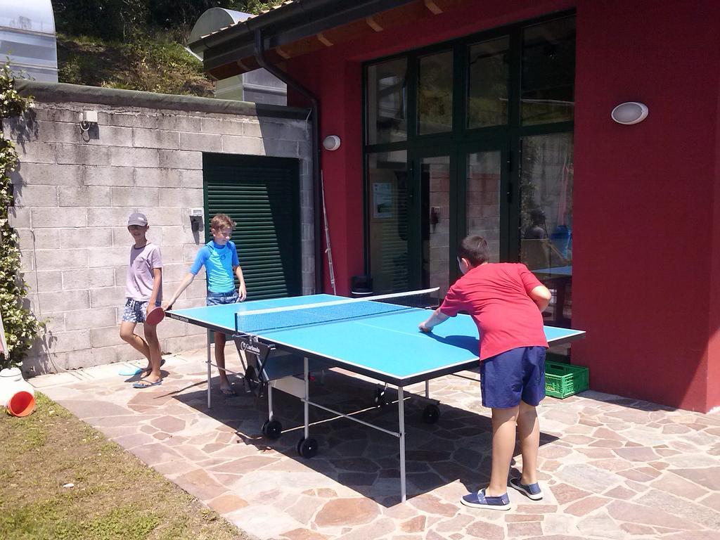 Ostello Casa Rossa Laveno-Mombello Kültér fotó