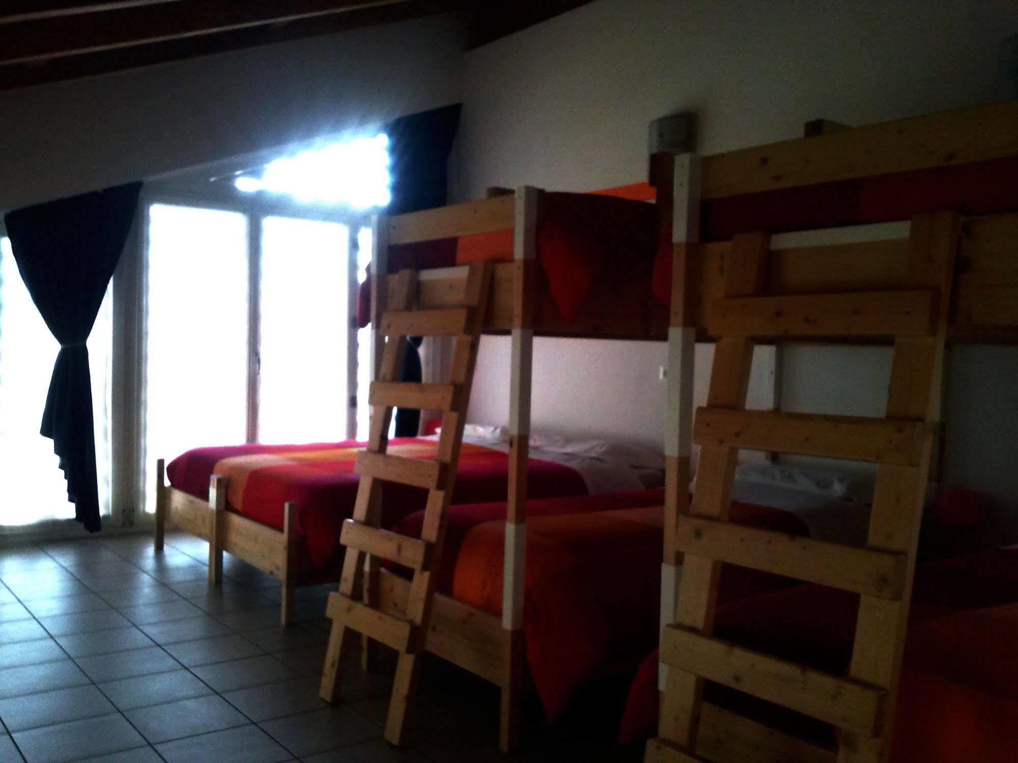 Ostello Casa Rossa Laveno-Mombello Kültér fotó